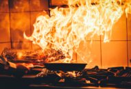 Mối nguy hiểm và cách xử lý đám cháy dầu, mỡ khi nấu ăn