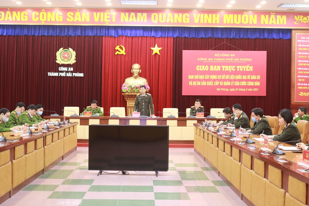 Thiếu tướng Vũ Thanh Chương – Giám đốc CATP phát biểu chỉ đạo sau hội nghị trực tuyến của Bộ Công an