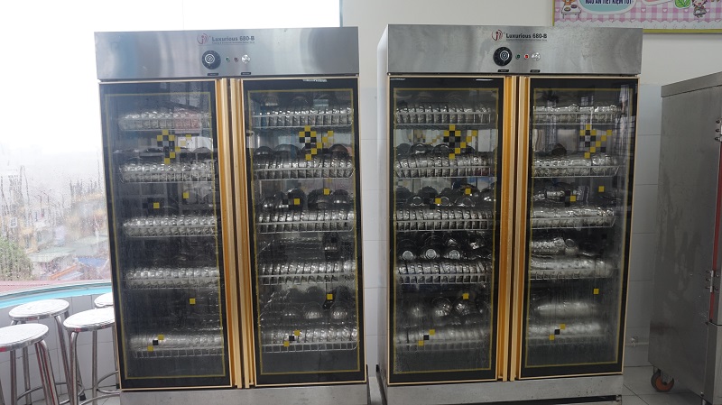 Bát đũa phục vujawn bán trú đều được khử trùng sấy khô đảm bảo vệ sinh