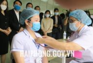 Tăng cường triển khai tiêm vắc xin COVID cho các đối tượng theo chỉ định, tuyến đầu chống dịch