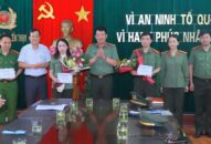 CATP khen thưởng Ban chuyên án 211G triệt phá ổ nhóm chuyên làm giấy tờ giả