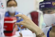 Vì sao chưa tiêm đồng loạt vắc xin Covid-19?