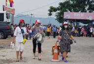 20% khách hủy tour, dòng người vẫn ùn ùn đổ về Cát Bà nghỉ lễ