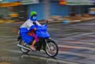 Dịp nghỉ lễ 30/4, Bắc Bộ trời lạnh, Trung Bộ và Nam Bộ mưa dông