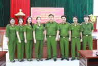 Phó Giám đốc CATP Bùi Trung Thành gặp gỡ, động viên CBCS Công an huyện Bạch Long Vĩ