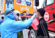 600 người Trung Quốc được lấy mẫu xét nghiệm sàng lọc virus SARS-CoV-2