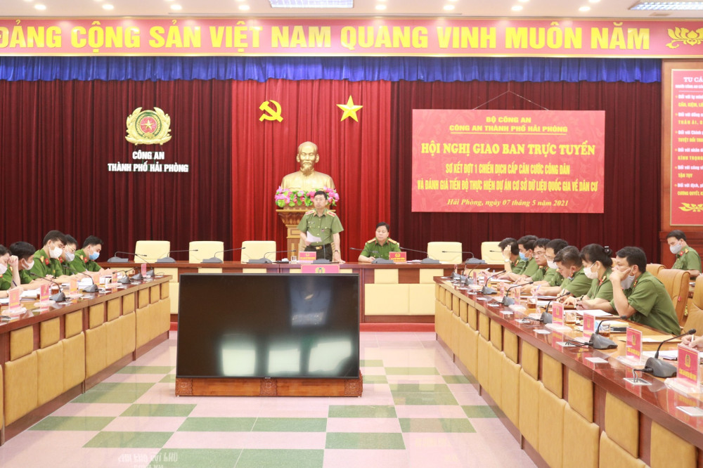 Thiếu tướng Vũ Thanh Chương – Bí Thư Đảng uỷ, Giám đốc CATP, phát biểu chỉ đạo sau hội nghị trực tuyến Bộ Công an