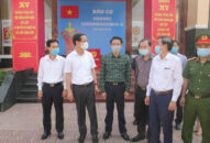 Phó Bí thư Thường trực Thành ủy kiểm tra công tác bầu cử và phòng, chống dịch COVID-19 trên địa bàn huyện Vĩnh Bảo