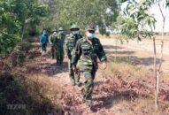 Tạm dừng và hạn chế việc nhập cảnh đối với người nước ngoài, người Việt Nam ở nước ngoài