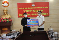 Trao kinh phí ủng hộ phòng, chống dịch COVID-19 tới Mặt trận tổ quốc Việt Nam thành phố (đợt 5)