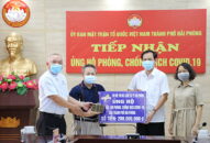 Trao kinh phí ủng hộ phòng, chống dịch COVID-19 tới Mặt trận Tổ quốc Việt Nam thành phố (đợt 7)
