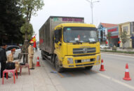 Lực lượng chức năng kiên quyết xử lý phương tiện quá tải, quá khổ
