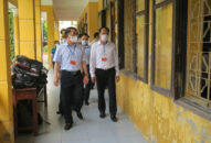 Lãnh đạo thành phố đi kiểm tra công tác tổ chức kỳ thi tốt nghiệp THPT năm 2021