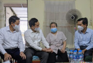 Bí thư Thành ủy Trần Lưu Quang thăm, tặng quà gia đình chính sách tiêu biểu trên địa bàn quận Ngô Quyền