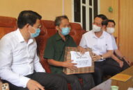 Phó Bí thư Thường trực Thành ủy thăm, tặng quà nhân dịp kỷ niệm 74 năm Ngày Thương binh, liệt sỹ