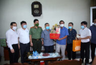 Chủ tịch UBND thành phố thăm, tặng quà người có công nhân kỷ niệm 74 năm Ngày thương binh, liệt sỹ