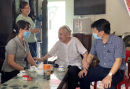 Lãnh đạo huyện An Dương thăm, tặng quà các gia đình chính sách tiêu biểu nhân dịp 74 năm Ngày Thương binh Liệt sỹ