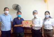 Lãnh đạo quận Lê Chân thăm và tặng quà các gia đình chính sách nhân dịp kỷ niệm 74 năm ngày Thương binh liệt sỹ