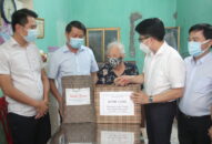 Trưởng Ban Dân vận Thành ủy thăm, tặng quà nhân dịp kỷ niệm 74 năm Ngày Thương binh, liệt sỹ