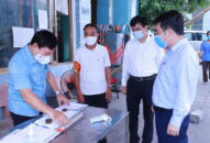 Đồng chí Lê Ngọc Trữ, Bí thư Quận ủy Hồng Bàng kiểm tra công tác phòng chống dịch bệnh Covid-19 trên địa bàn