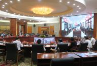 UBND thành phố họp giao ban thường kỳ triển khai công tác phòng chống dịch COVID-19