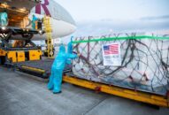 3 triệu liều vắc xin COVID-19 Moderna do Hoa Kỳ hỗ trợ thông qua COVAX đã về Việt Nam