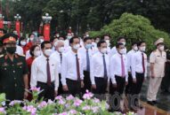 Đoàn lãnh đạo thành phố dâng hương tưởng niệm các Anh hùng liệt sĩ và đồng chí Nguyễn Đức Cảnh