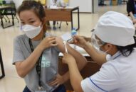Nơi nào tiêm chậm, Bộ Y tế sẽ điều chuyển vaccine COVID-19 cho nơi khác