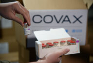 Sáng nay, thêm gần 495 nghìn liều vaccine COVID-19 AstraZeneca về Việt Nam