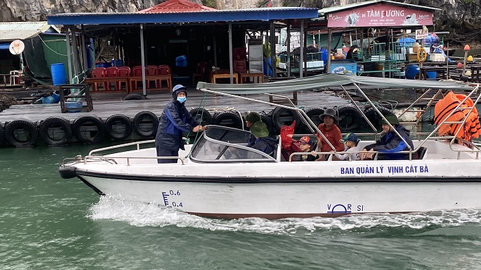 Ban Quản lý các vịnh thuộc quần đảo Cát Bà tổ chức sơ tán người