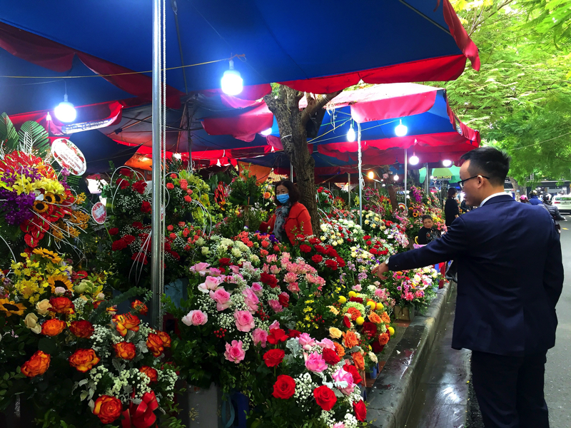 Cửa Hàng Hoa Tươi Gần Khu Đô Thị Ngoại Giao Đoàn