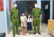 Tìm thân nhân của 2 chị em bé gái nhà ở phố Cấm đi lạc đến ngõ 453 Thiên Lôi (Lê Chân)