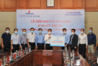 Tập đoàn Dầu khí Việt Nam bàn giao 02 xe cứu thương phục vụ công tác phòng, chống dịch COVID-19
