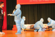 Thao diễn “Sơ cấp cứu cho những người dễ bị tổn thương, bị ảnh hưởng bởi dịch bệnh COVID-19”