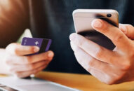 Từ ngày 01/01/2022, người dân có thể mở thẻ ngân hàng online, không cần ra ngân hàng