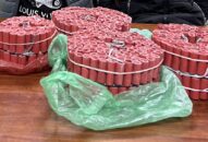 Tạm giữ đối tượng buôn bán pháo nổ