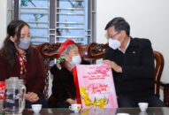 Phó Chủ tịch Thường trực UBND thành phố Lê Anh Quân thăm, tặng quà, chúc Tết các gia đình chính sách trên địa bàn huyện An Dương và quận Lê Chân