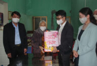 Trưởng Ban Dân vận Thành ủy thăm, tặng quà, chúc Tết tổ chức, cá nhân trên địa bàn huyện An Lão và quận Kiến An