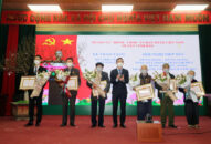 Huyện ủy Vĩnh Bảo trao Huy hiệu Đảng đợt 3/2 cho 142 đảng viên