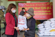 Phường Máy Tơ (quận Ngô Quyền) tổ chức chương trình “Xuân ấm áp – Tết sum vầy” tặng quà cho các gia đình có hoàn cảnh khó khăn