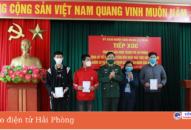 Ban Chỉ huy Quân sự quận Lê Chân: Tiếp xúc, trao sổ tiết kiệm hỗ trợ thanh niên nhập ngũ năm 2022