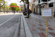 Cho đậu xe ô tô ở lòng đường trung tâm Hải Phòng: Lo ngại nạn ‘xí chỗ’