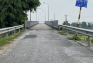 Người dân huyện An Dương mong sớm sửa chữa lại cầu vượt qua QL5