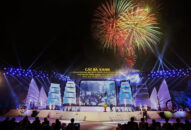 Bắn pháo hoa nổ tầm thấp nhân dịp khai mạc Du lịch Cát Bà năm 2022