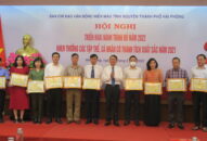 Khen thưởng nhiều tập thể, cá nhân có thành tích xuất sắc trong công tác vận động hiến máu tình nguyện