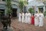 Các Hoa hậu, Á hậu, Hoa khôi người Hải Phòng thành kính dâng hương tưởng nhớ Nữ tướng Lê Chân