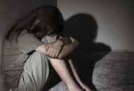 Bắt khẩn cấp gã đàn ông 67 tuổi bị tố hiếp dâm hai bé gái ở Hải Phòng