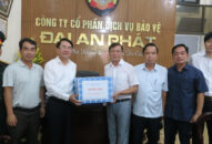 Phó Chủ tịch UBND thành phố Lê Khắc Nam đi thăm tặng quà nhân kỷ niệm 75 năm Ngày Thương binh, liệt sĩ