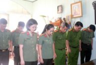 Đại tá Lê Nguyên Trường, Phó Giám đốc Công an thành phố: Thăm, tặng quà các đồng chí nguyên lãnh đạo Công an thành phố nhân kỷ niệm 60 năm Ngày truyền thống lực lượng Cảnh sát nhân