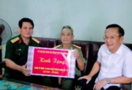 Bộ CHQS thành phố tri ân gia đình chính sách tại huyện Thủy Nguyên